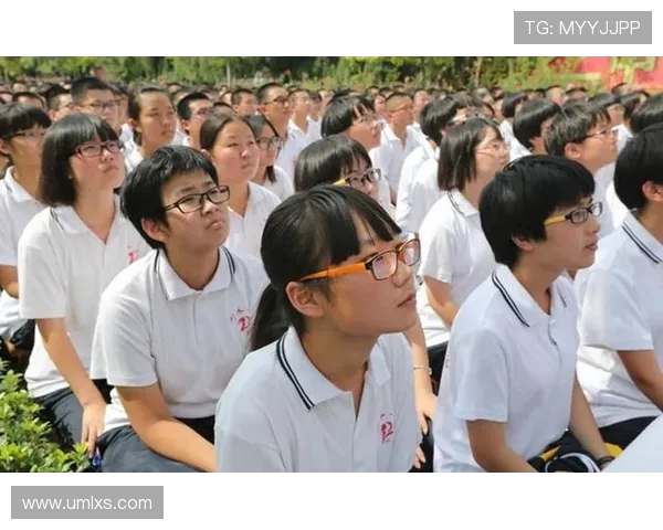 赫伯特琼斯的篮球之路与奋斗精神的启示